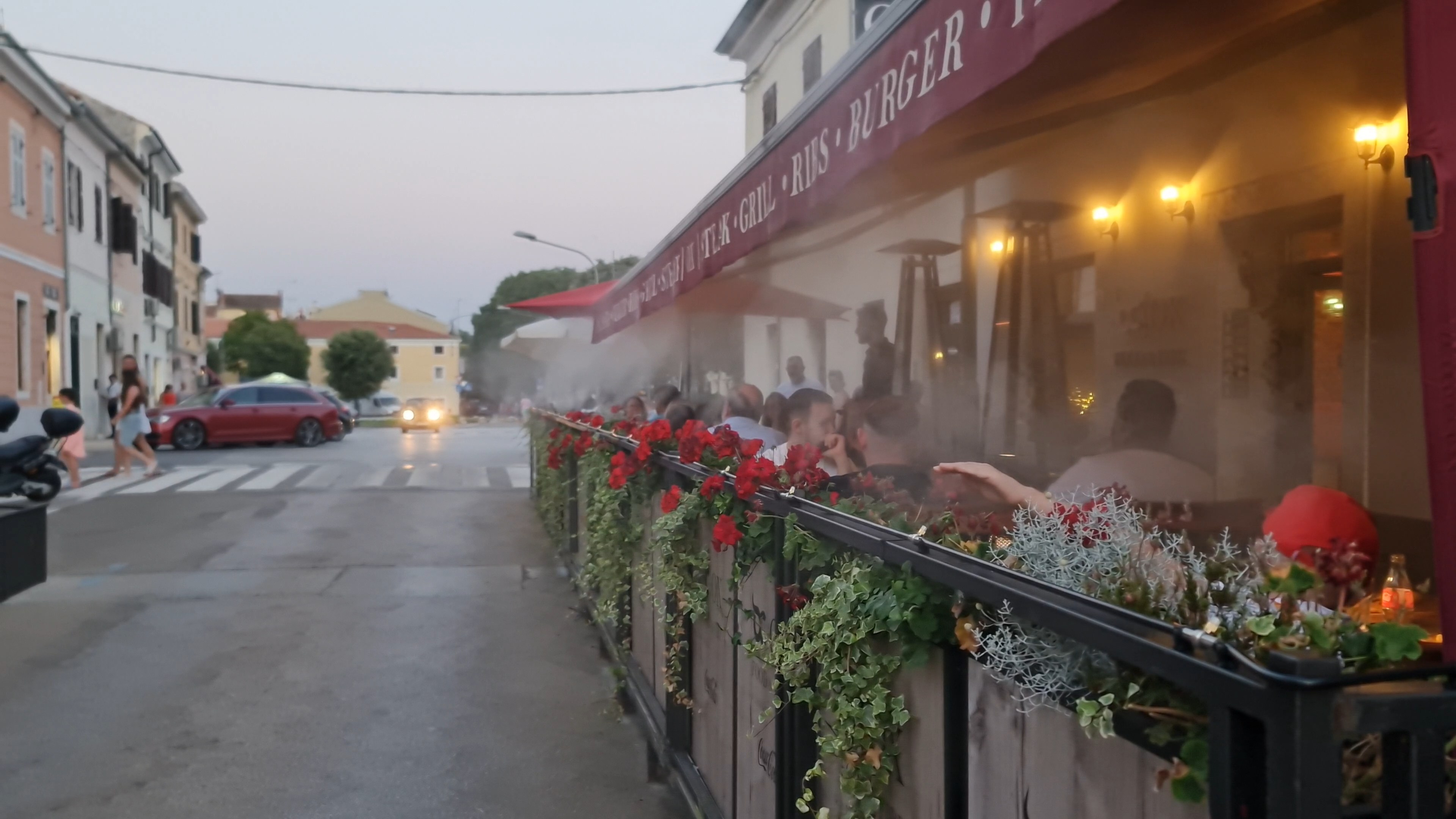 Meglenje na ograji gostilne Pri Petotu